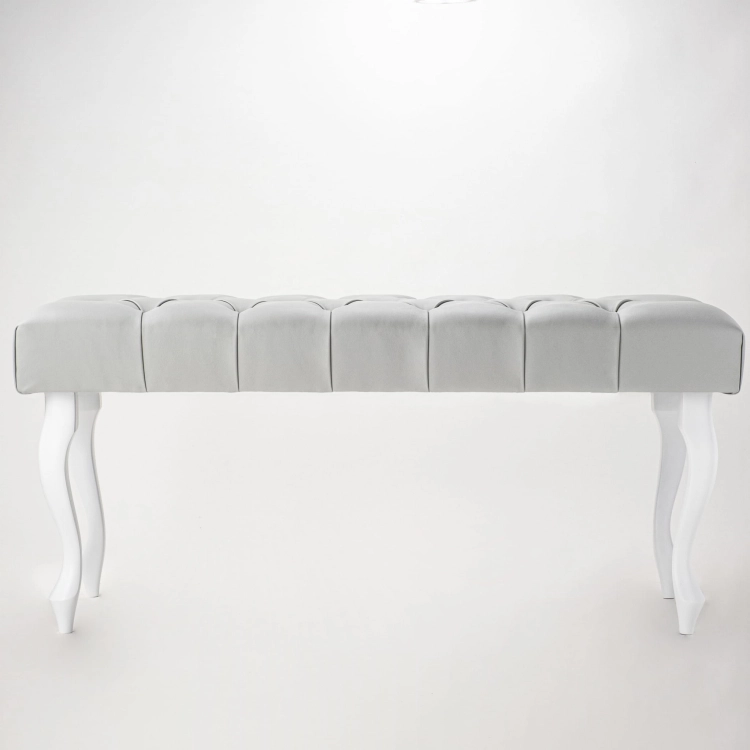 Skórzana ławka Chesterfield w szarym kolorze, pikowana, klasyczny styl