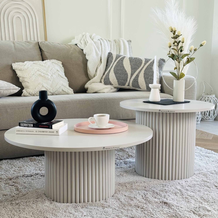 zestaw kashmirowych , ryflowanych stolików kawowych