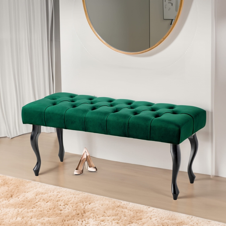 Pikowana ławka w odcieniu butelkowej zieleni z czarnymi nogami