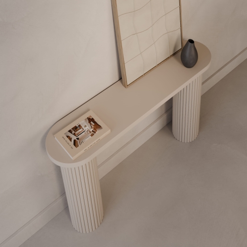 kaszmirowa konsola do przedpokoju z ryflowanymi nogami