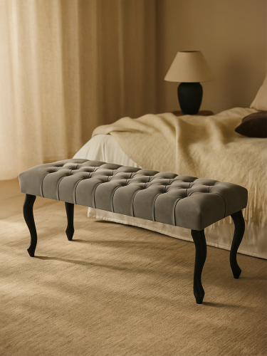 pikowana ławka do przedpokoju lub sypialni w kolorze szarym