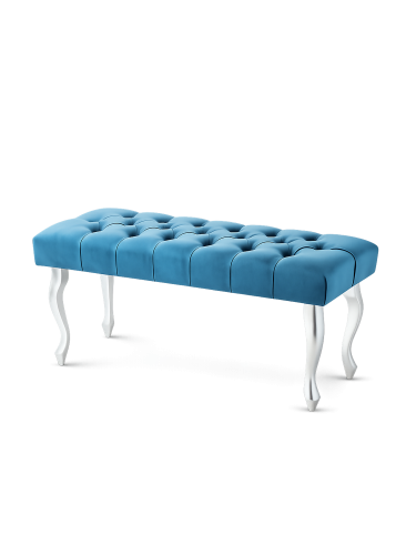 Stylowa turkusowa pikowana ławka z metalowymi srebrnymi nogami