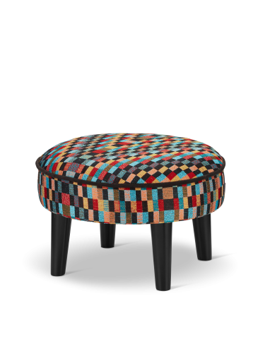 kolorowy podnóżek do fotela w kratkę