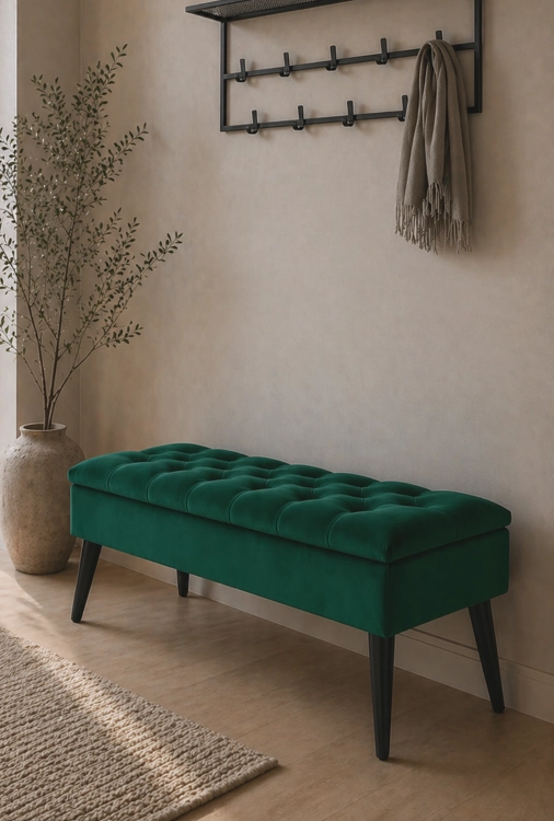 Pikowana pufa w butelkowej zieleni ze schowkiem, elegancka i pojemna przestrzeń