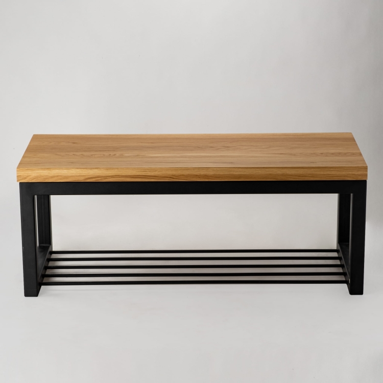 Ławka industrialna z drewnianym blatem i metalową półką