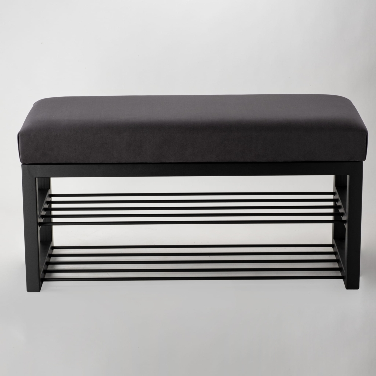 Industrialna ławka z półkami na buty, idealna do loftowych wnętrz